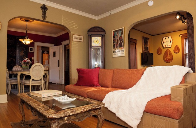 Cozy Eclectic Home near great Midtown area attractions!