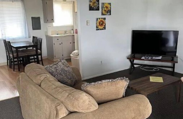 Comfy, Home-Away-From Home, 2 bedroom apartment.