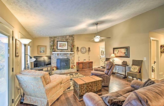 Comfy Jasper Getaway w/ Community Amenities!