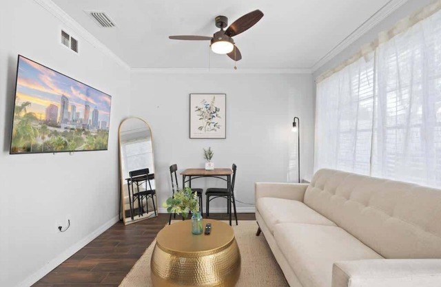 Comfy Modern Farmhouse Cottage w/ Private Patio!