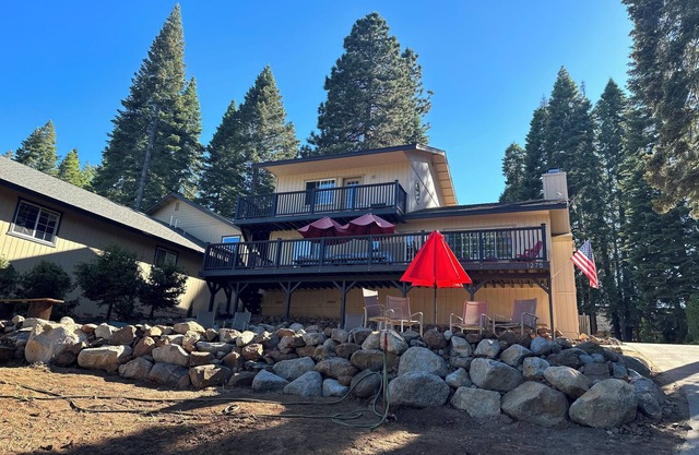 Lac Almanor Maison de vacances - 6 couchages, country club, grand terrain, vue sur le lac, le golf
