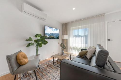 Comfy Studio with Shared Backyard near Racecourse