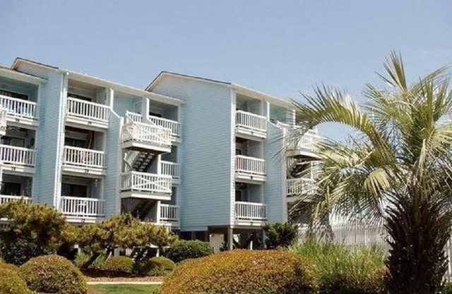Condo North End magnifiquement rénové - à quelques pas de la plage