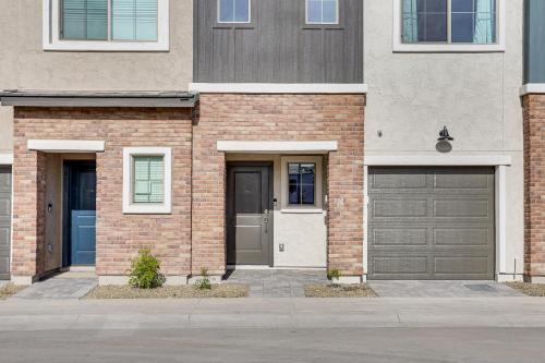 Community Pool and Hiking Trails Phoenix Condo!