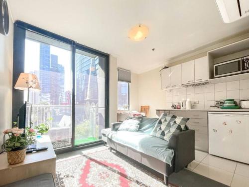 Compact 2B1B Centre of CBD near QV Shopping Centre