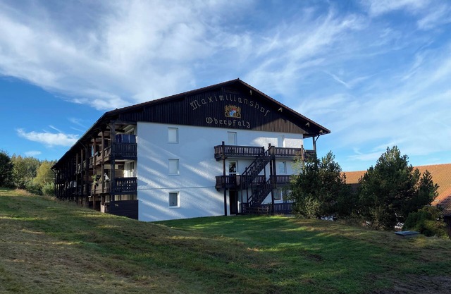 Apartamento completo con balcón propio