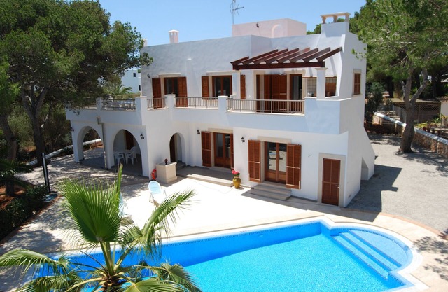 Villa entièrement rénovée avec piscine privée, solarium et barbecue