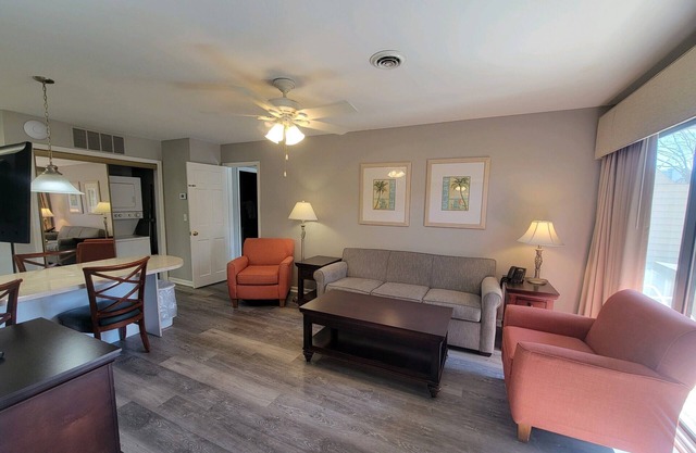 CONDO 2 Bedrooms & 2 Full Bathrooms - LINENS INCLUDED
