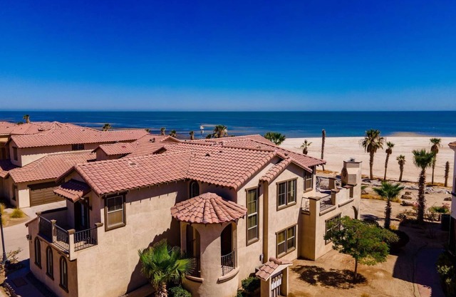 Condo 77-3. On the Beach , First Class, on the Sea of Cortez