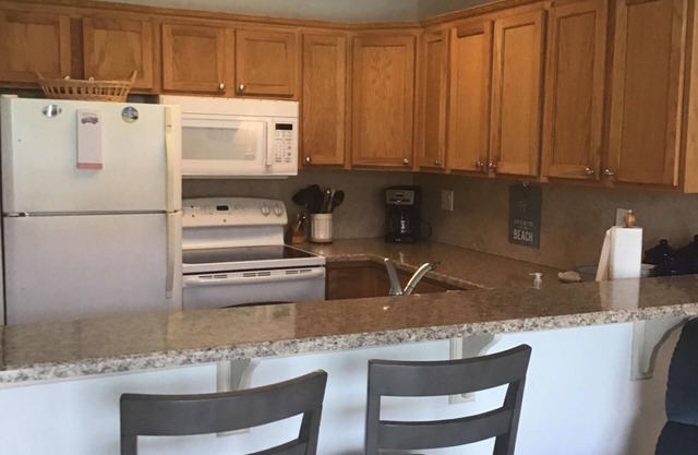 Condo Across the street from Daytona Beach with lots of amenities