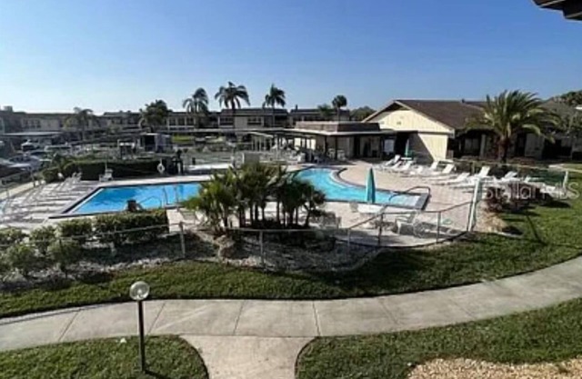 Condo, close to Gulf waters