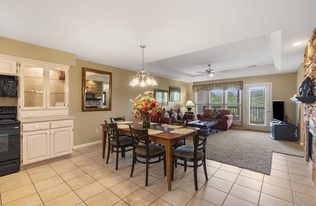 Condo for Two at a Gorgeous Golf Community near Silver Dollar City