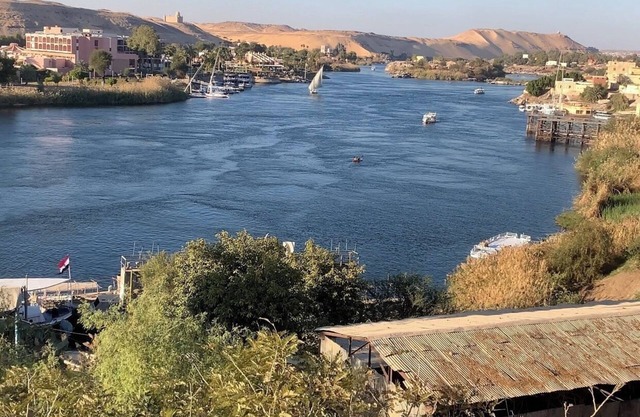 condo in beautiful Aswan Governorate with WiFi, AC