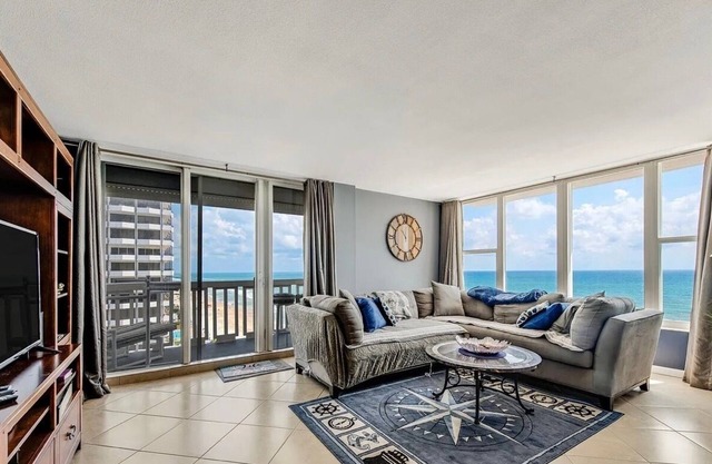 Condo in Daytona Beach - 2 Bedroom, 2 Full Bath, Beach Views!!