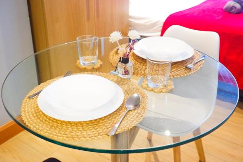 Condo in Makati with Fast WiFi, Free Pool, Netflix and Own Balcony