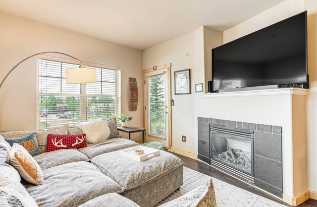 NEW! Updated Fraser Getaway ~ 7 Mi to Winter Park!