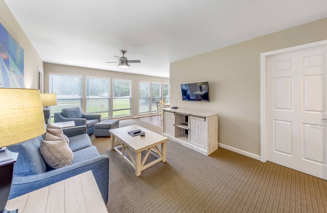 Condo juste sur le terrain de golf!