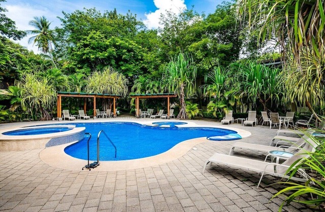 Beautiful Condo w/ Resort Style Pool!