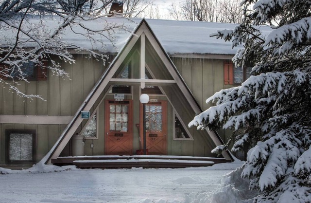 Condo-Style Vacation Home Walking Distance To Ski Hill
