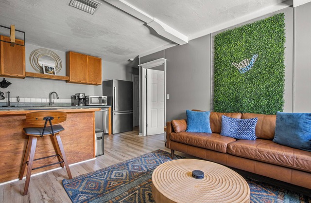 Condo unit - Across the street from beach