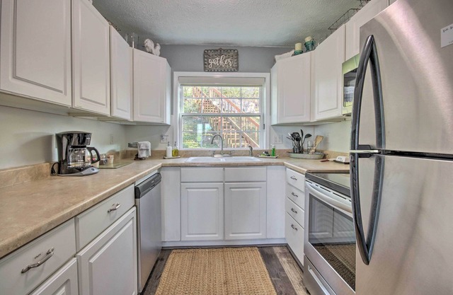 NEW! Condo w/ Golf Courses On-Site < 1 Mi to Lake
