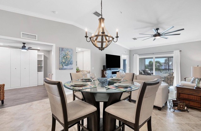 🥇 Condo with Golf and Clubhouse Membership Transfer Included (CH1084)