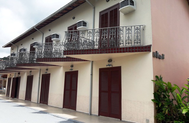 CONDOMINIUM estacion / clim / tv / piscine / animaux / jacuzzi chauffé / sauna / churrasq