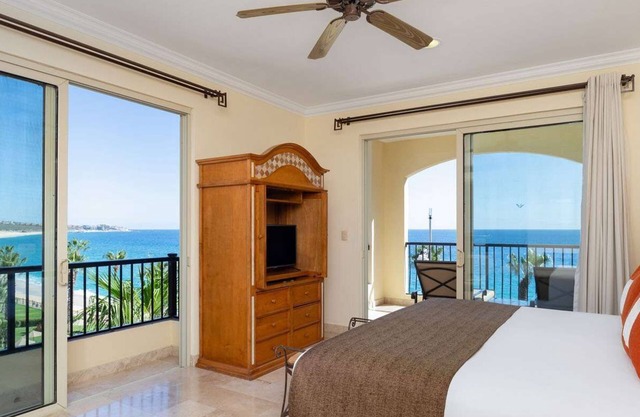 Confirmed reservation 2 bdrm suite at Villa Del Arco Great views, on the beach.