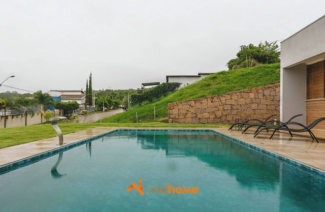 Conforto e piscina em condomínio em Itupeva