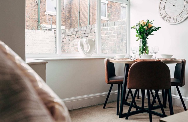 Connaught Place | 4 Bedrooms Parking Contractors