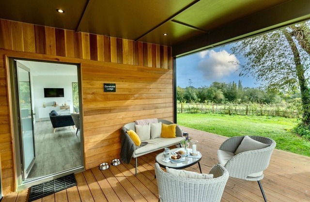 ECO Lodge with Valley Views and Private Hot Tub