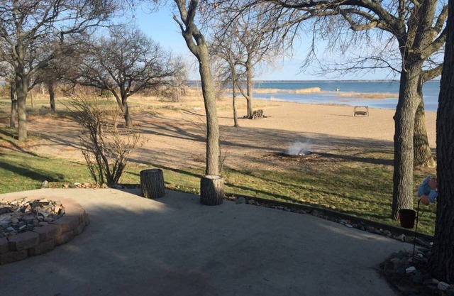 Contactless Check In -- Sand Point Private Lake/Beachfront Cottage