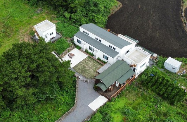 Contain Jeju