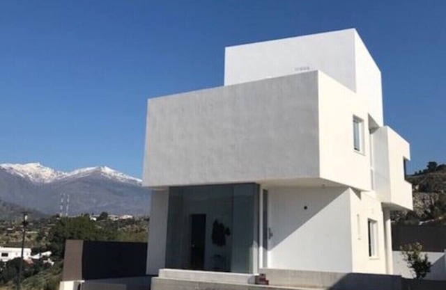 Villa indépendante contemporaine de 3 chambres avec piscine privée et jardin