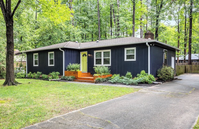 Contemporary 3-bedroom house in peaceful Cary with Fenced-In Backyard