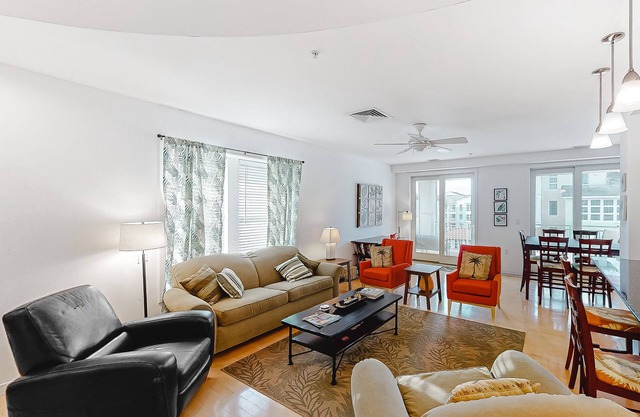 Contemporary 4th-floor ocean & bay-view retreat with outdoor pool, gym, & AC