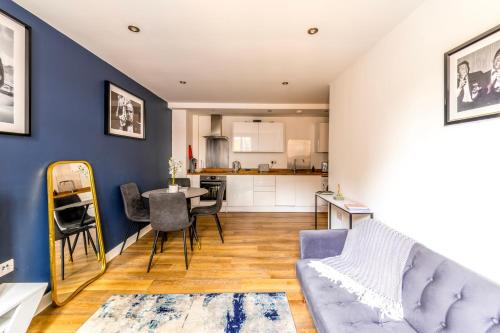 Contemporary Abbey Yard by Prescott Apartments