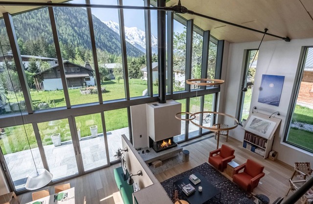 Chalet contemporain avec sauna, cheminée, et grand jardin