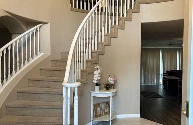 Contemporary City Haven, Luxurious Comforts