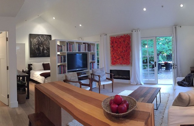 Designer Cottage contemporain, vue sur le jardin, 3 pâtés de maisons de la Plaza