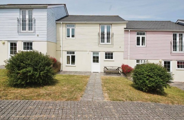 Maison de vacances spacieuse contemporaine à quatre chambres à Newquay