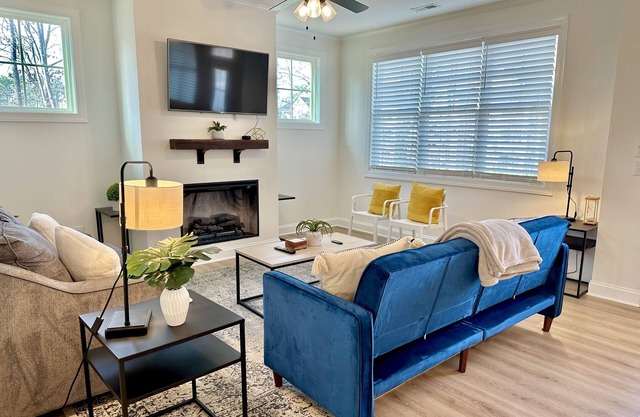 Contemporary Gem Family Townhouse w/ King Bed in Garner