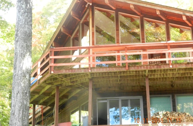 Chalet contemporain à flanc de colline