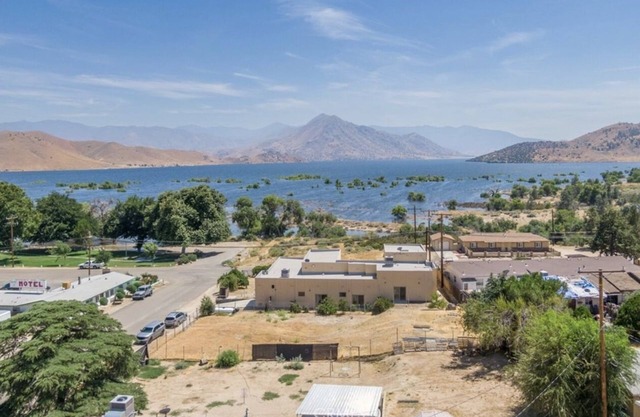 Contemporary home oasis , View to lake Isabella and sequoia mountain.