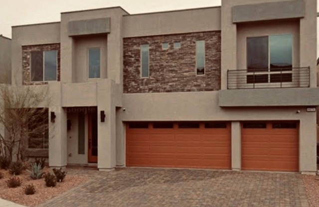 Contemporary home, 3952SF of living space, open floorplan w/pool on a cul-de-sac