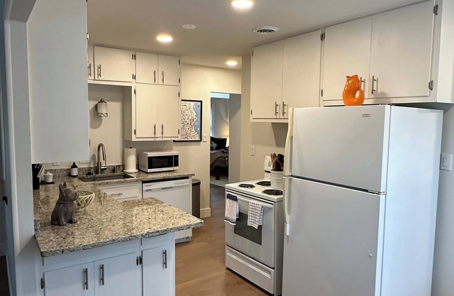 Contemporary Milwaukee 2BR Home with All Comforts and Prime Location