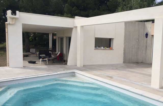 Villa contemporaine 200 m2 sur terrain 8000m2