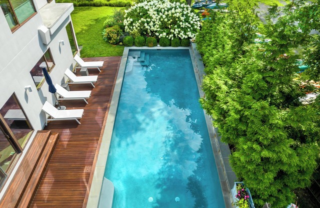 Maison ultra contemporaine au bord de l'eau très proche du centre-ville d'Annapolis avec une vue imprenable sur la rivière South et quai / jetée privé / piscine privée et kayaks.