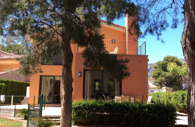 villa contemporaine avec piscine au sein du golf Bonmont 6 people