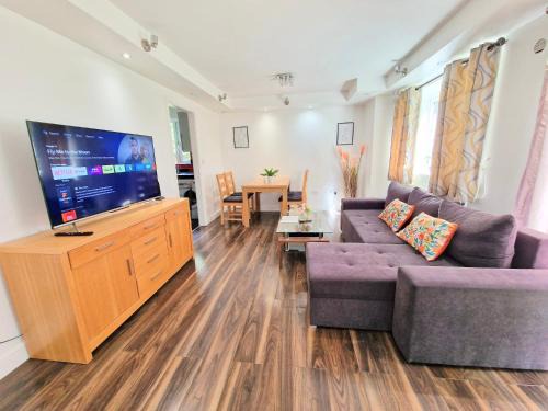 Contractors 2 Bed Apartment in Stevenage SG1 Hertfordshire By White Orchid Property Relocation Leisure & Business